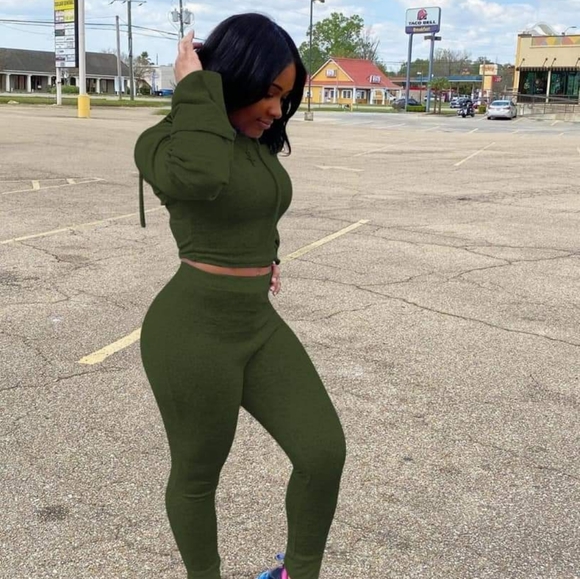 WOMEN'S CLOTHES - Picture 16 of 16